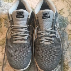 EUC Men’s Nike Training Sneakers